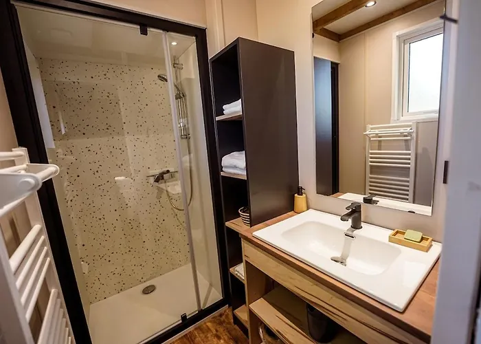 Confort, Proche Puy Dufou, Plan D'eau Prive Chalet Menomblet